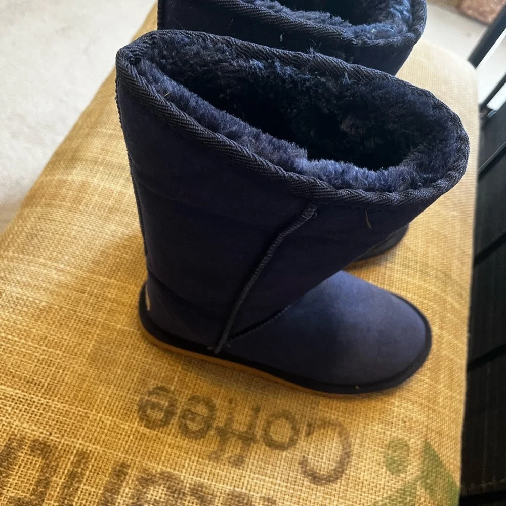 Blue UGGS - Picture 4 of 5
